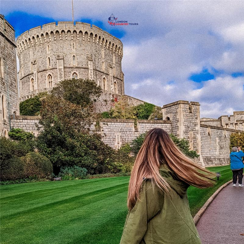 unearth-leeds-castle-from-london-with-private-guided-tour