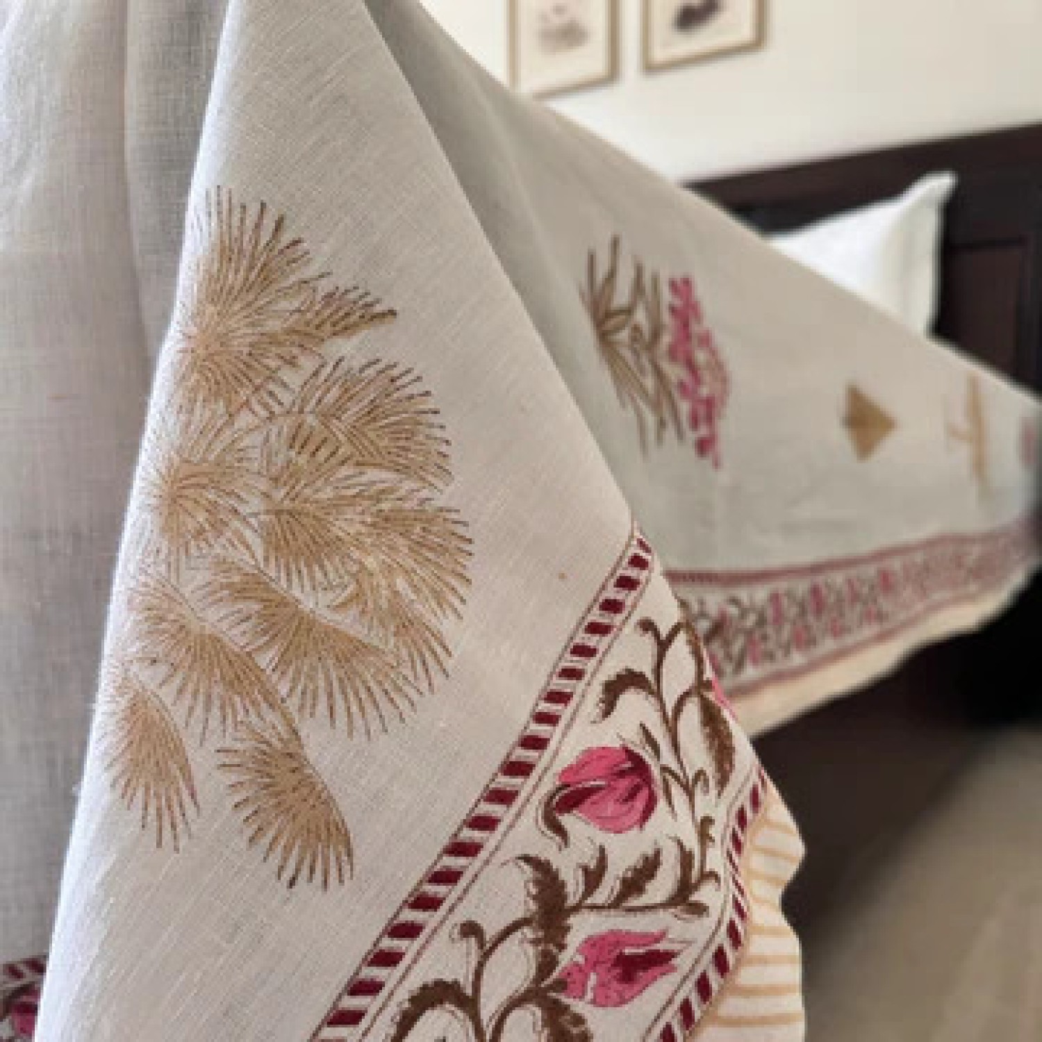 indulge-in-comfort-with-high-quality-pure-linen-bedcover-in-india