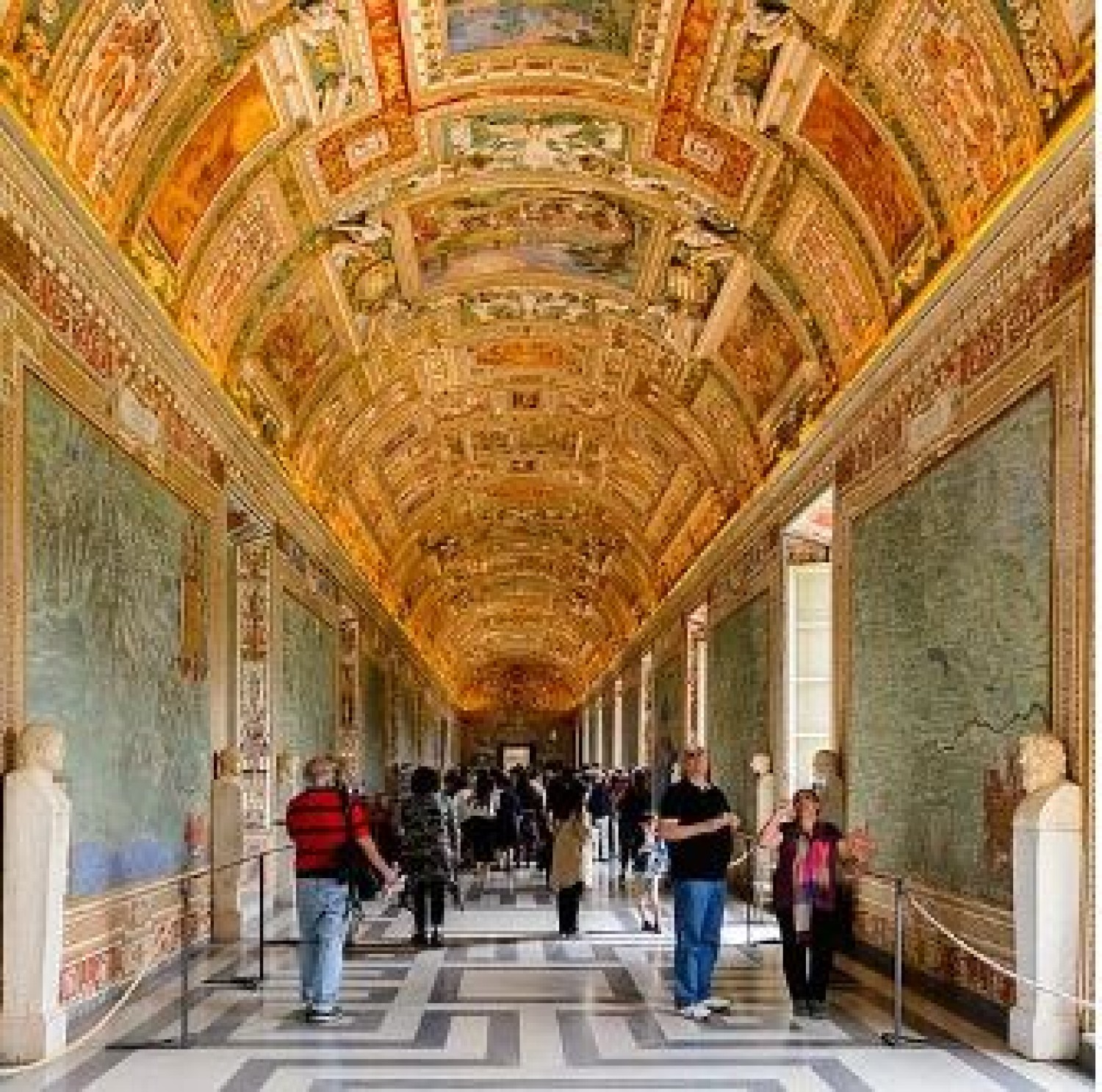book-your-tailored-vatican-guided-tour-to-unearth-the-stunning-marvels-of-rome-big-2