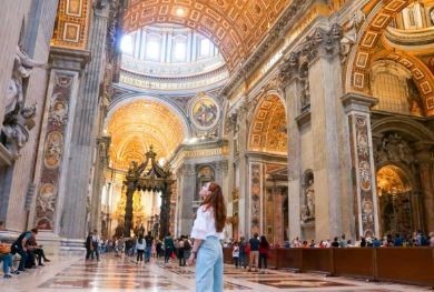 witness-the-ageless-artworks-and-frescos-by-famous-artists-at-the-vatican-museum