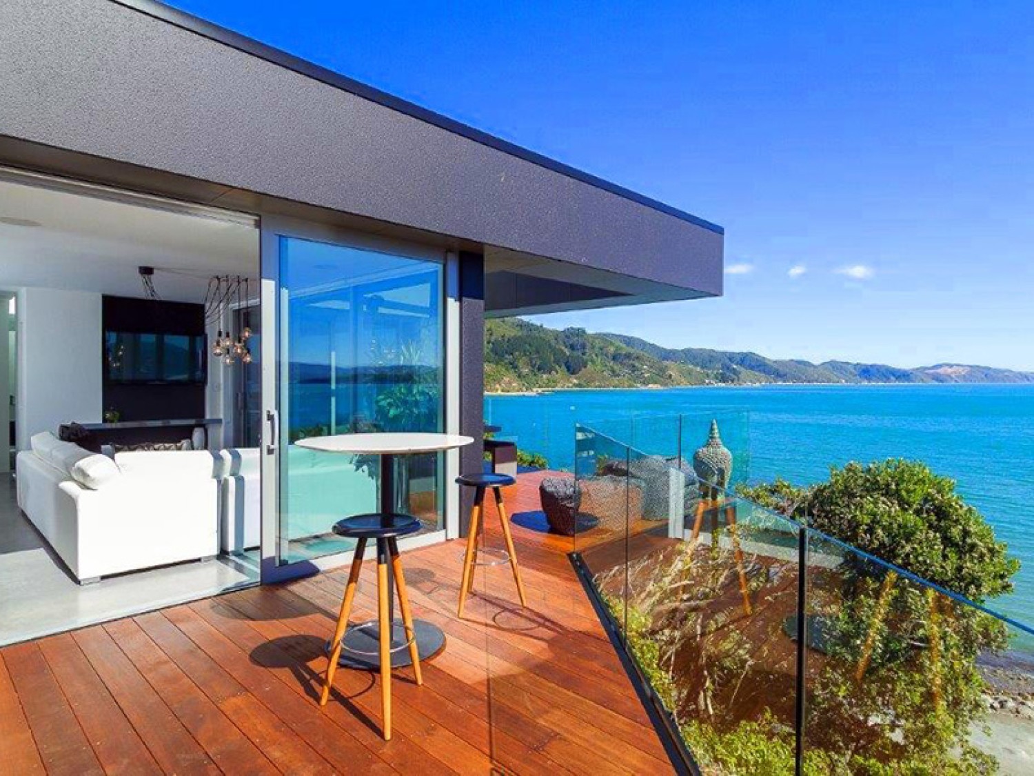 make-your-pool-area-safe-with-pool-fencing-installations-in-nz