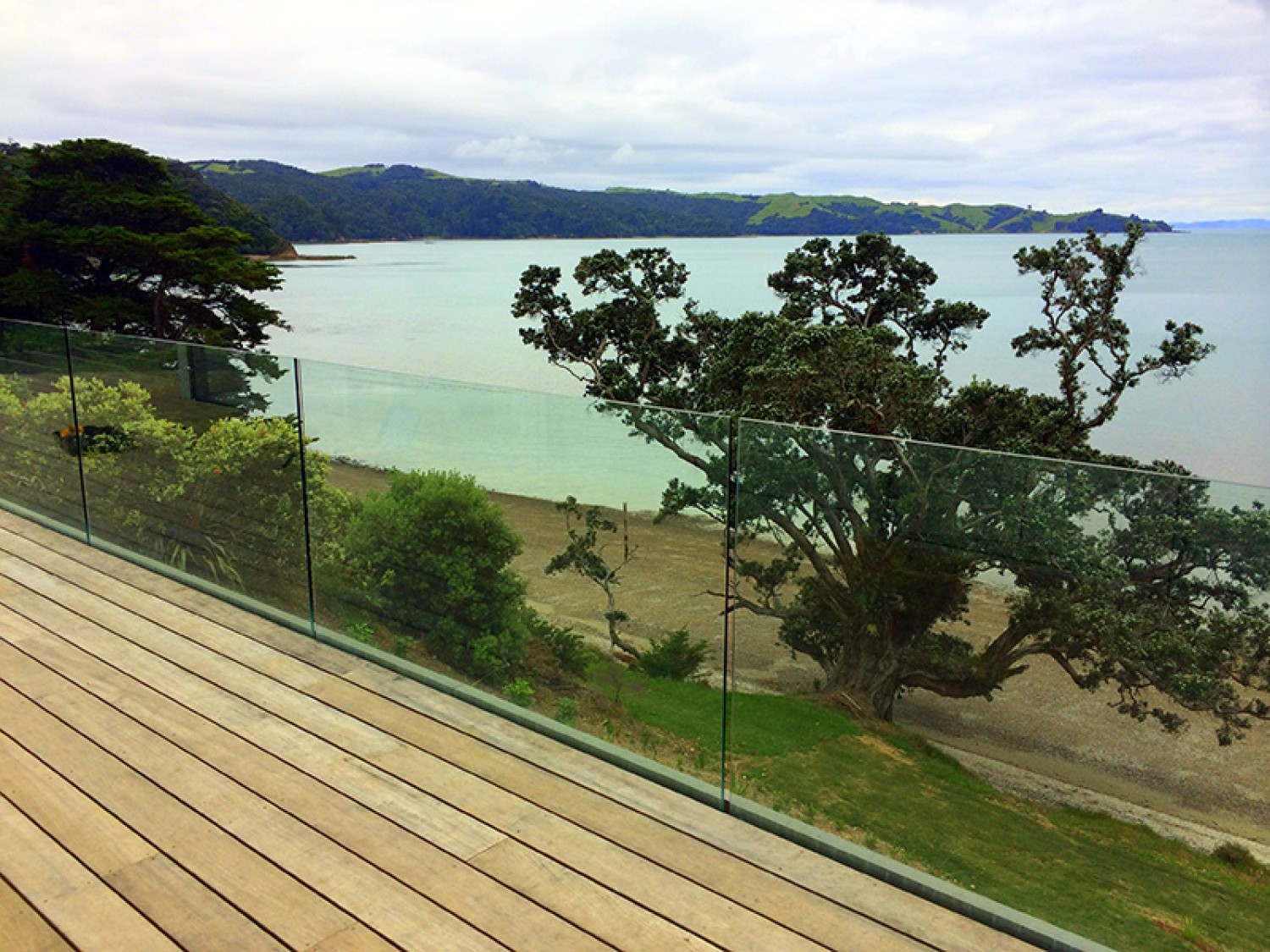 check-out-the-top-grade-glass-balustrades-in-new-zealand