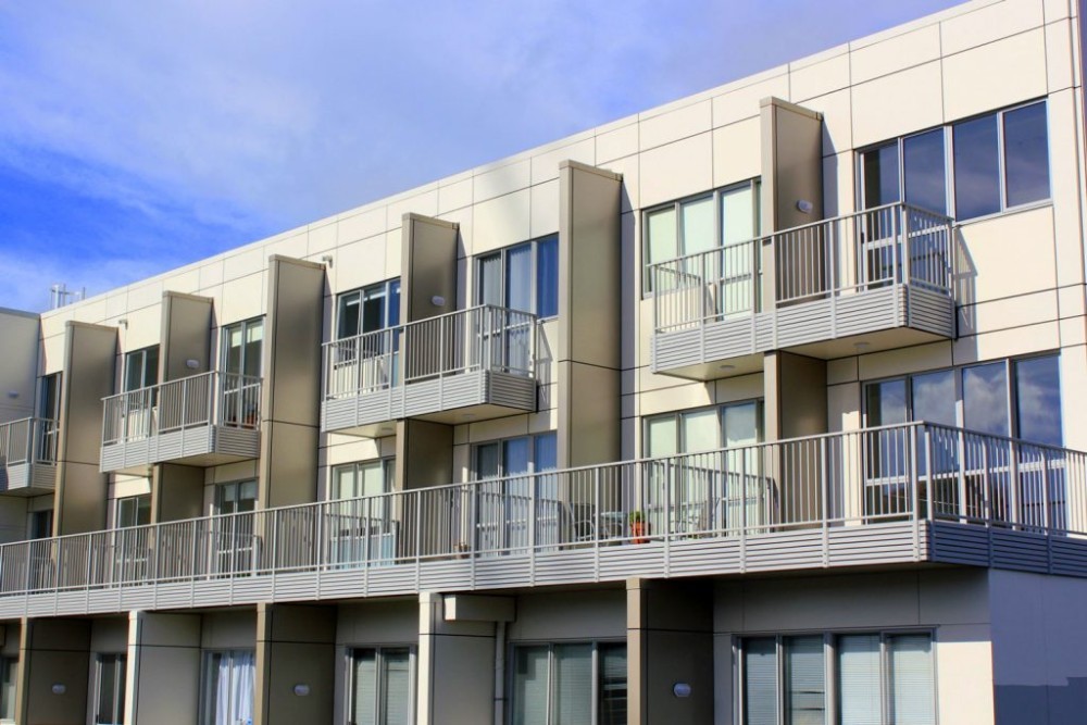 find-aluminium-window-shrouds-nz-in-either-face-fixed-or-top-fixed-applications