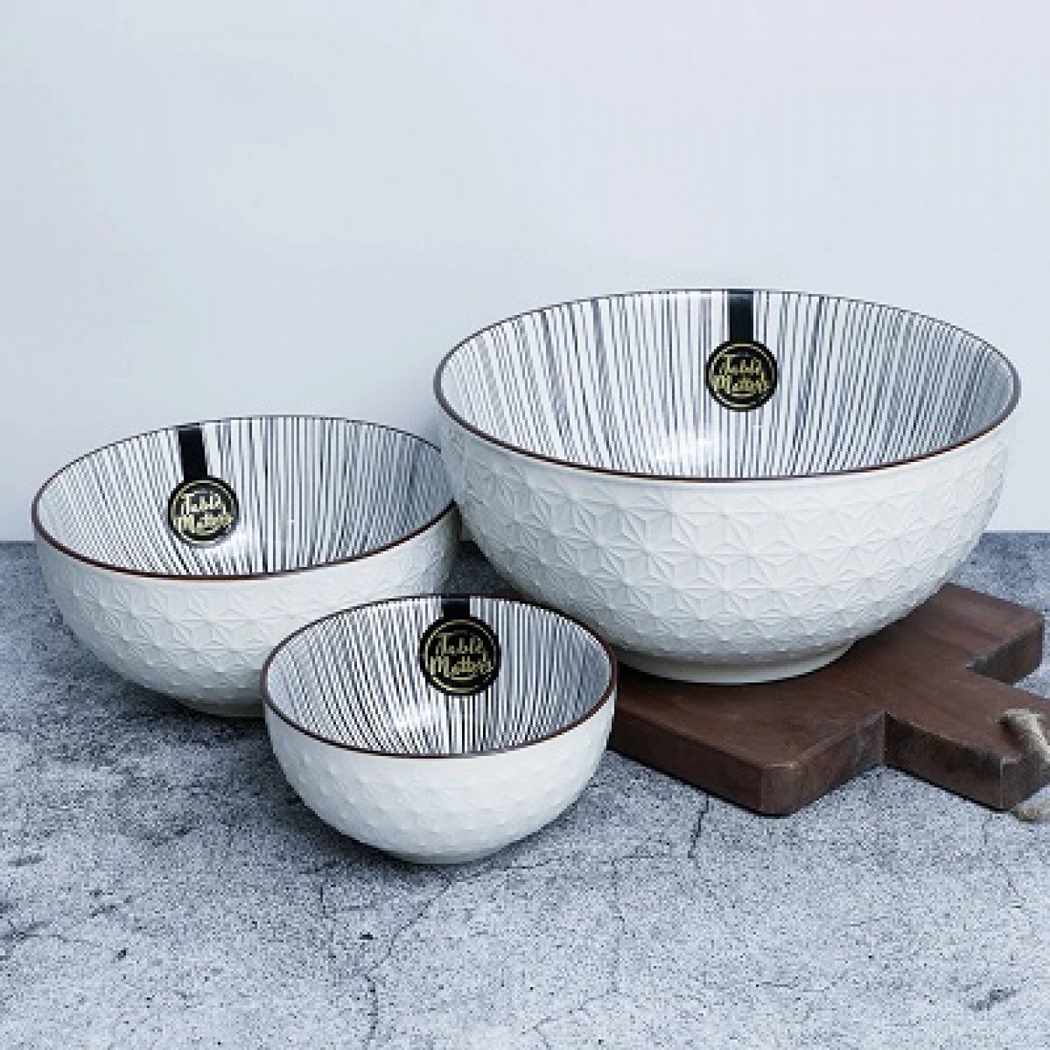 experience-the-magic-of-blue-illusion-with-our-beautifully-crafted-bowl-set-perfect-for-any-meal-big-1