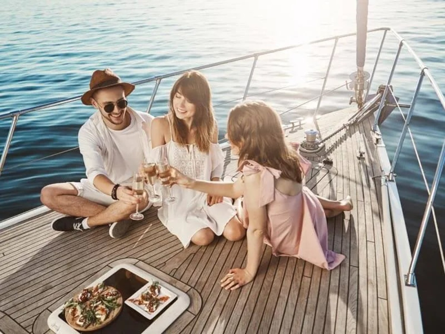 private-motor-yacht-charter-in-caribbean-caribbeanyachtcharter