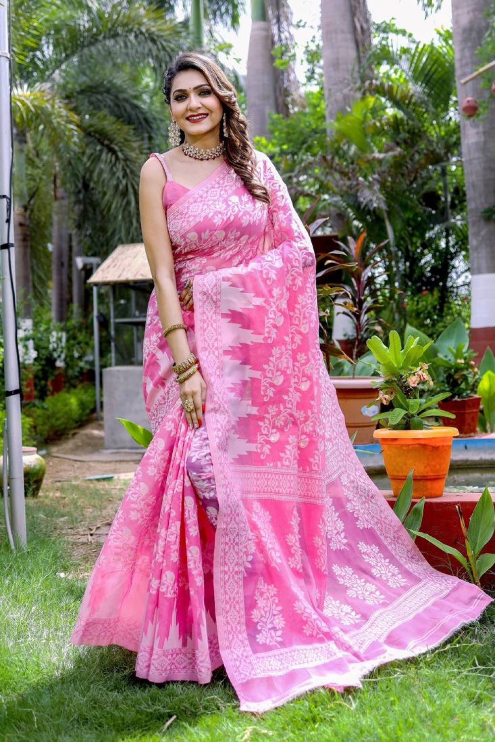 stunning-jamdani-sarees-online-a-classic-choice