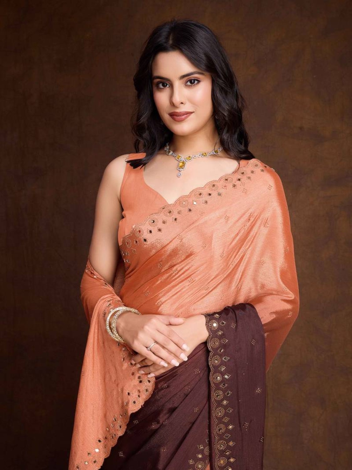 buy-chiffon-material-saree-online-at-mirraw-for-a-soft-flowing-look