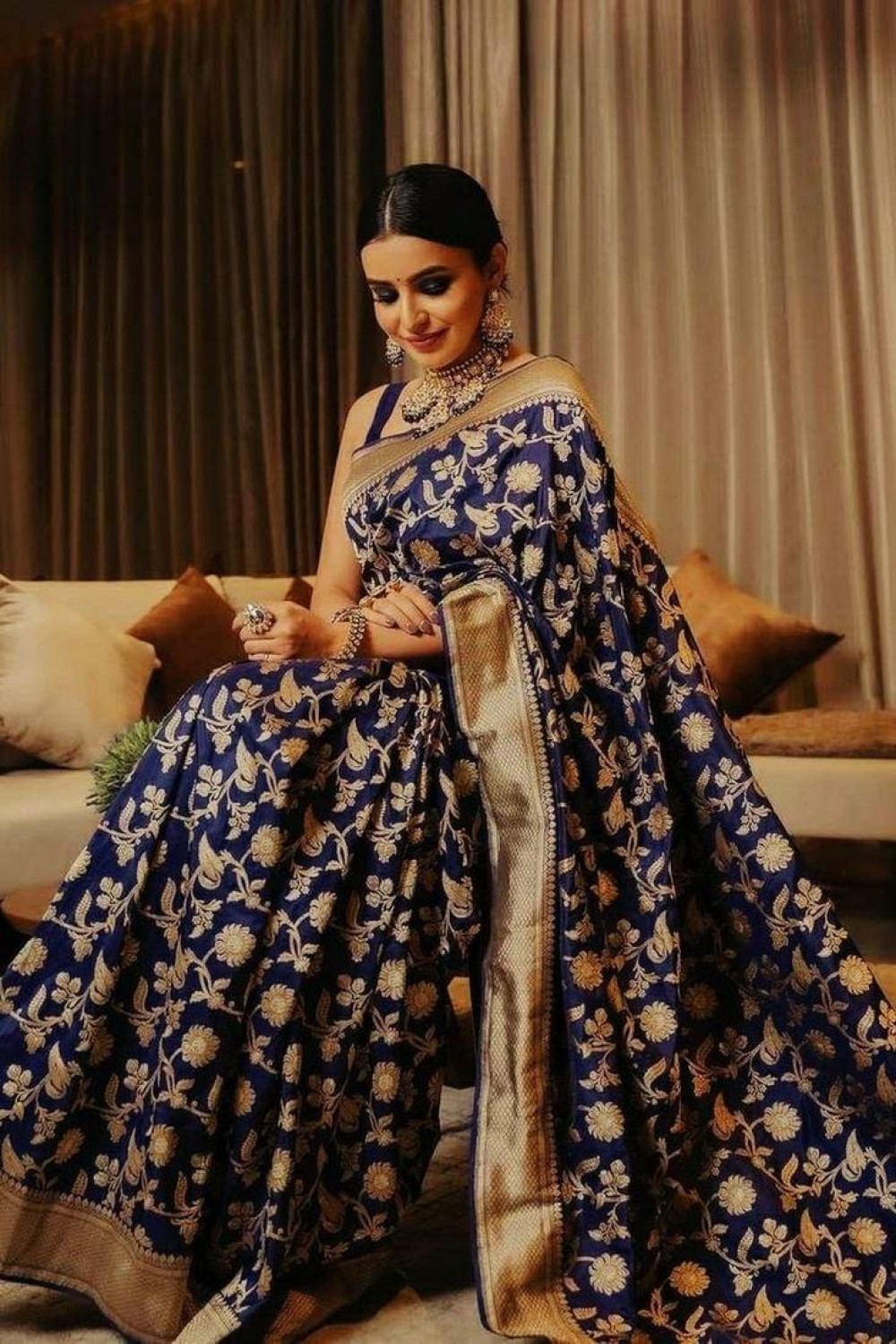 discover-a-variety-of-sarees-with-discounts-at-mirraw