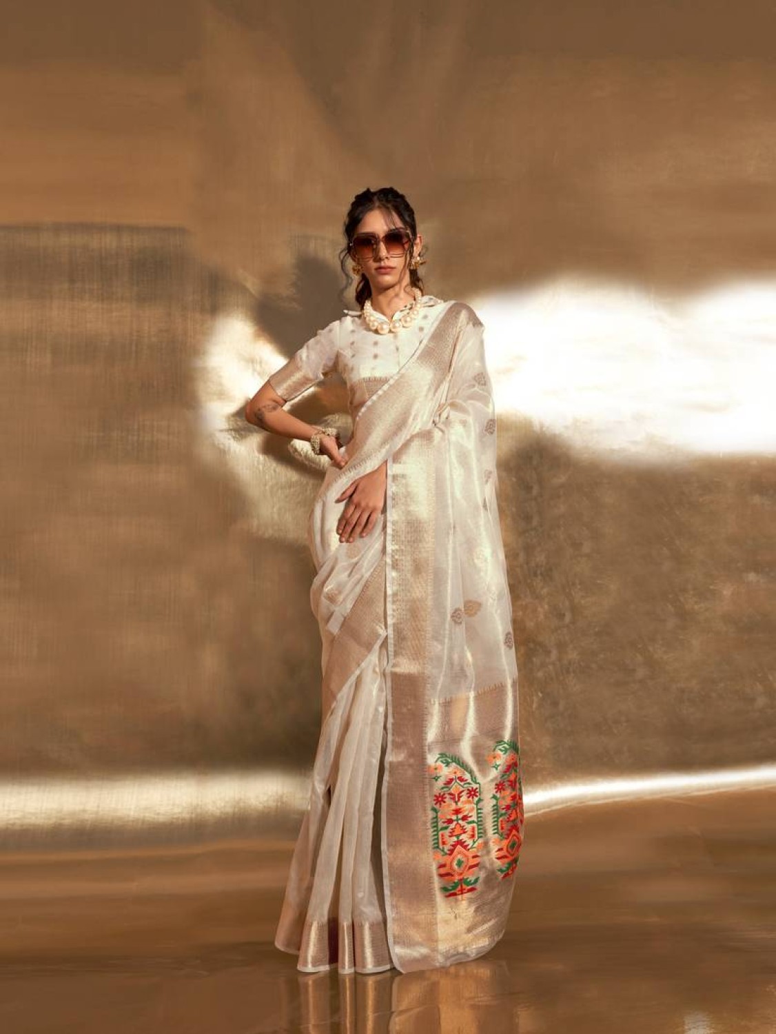 white-sarees-online-shopping-find-your-favorite-at-mirraw