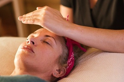 do-you-want-to-learn-what-is-holistic-massage-come-to-qsmh2-to-join-a-course