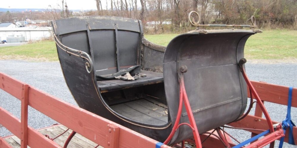 gain-comprehensive-restoration-or-replacement-with-genuine-boat-upholstery-services
