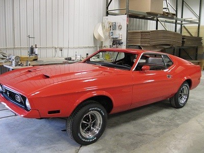 gain-all-inclusive-and-custom-hot-rod-interior-as-stylish-classic-car-upholstery-services